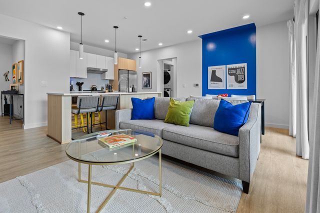 635 7th Ave S Apt 417, Nashville, TN 37203