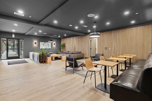 635 7th Ave S Apt 417, Nashville, TN 37203