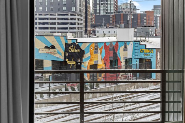 635 7th Ave S Apt 417, Nashville, TN 37203