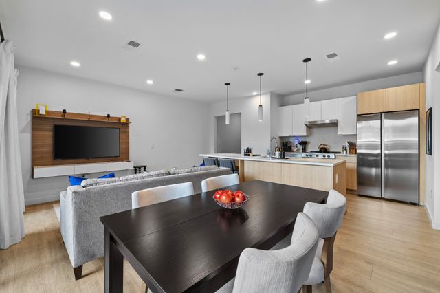 635 7th Ave S Apt 417, Nashville, TN 37203