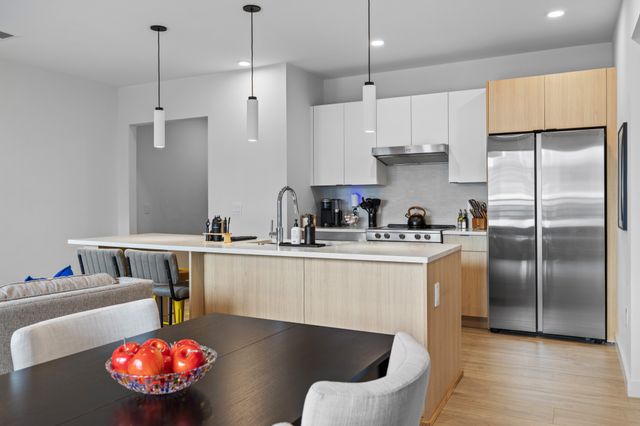 635 7th Ave S Apt 417, Nashville, TN 37203