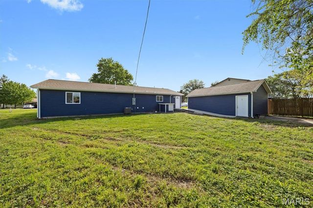 685 Sand Prairie Road, Granite City, IL 62040