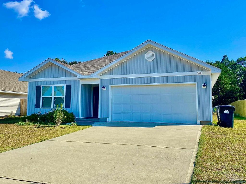 9632 Angel Oak Dr, Pensacola, FL 32526