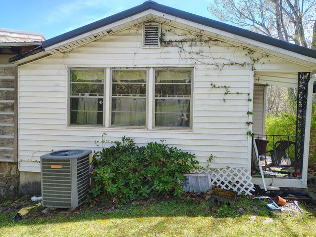 303 WILLEVA RD, Princeton, WV 24740
