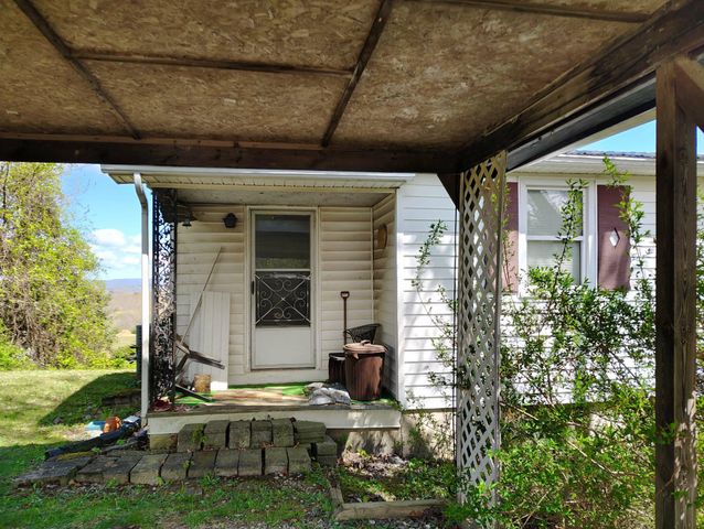 303 WILLEVA RD, Princeton, WV 24740