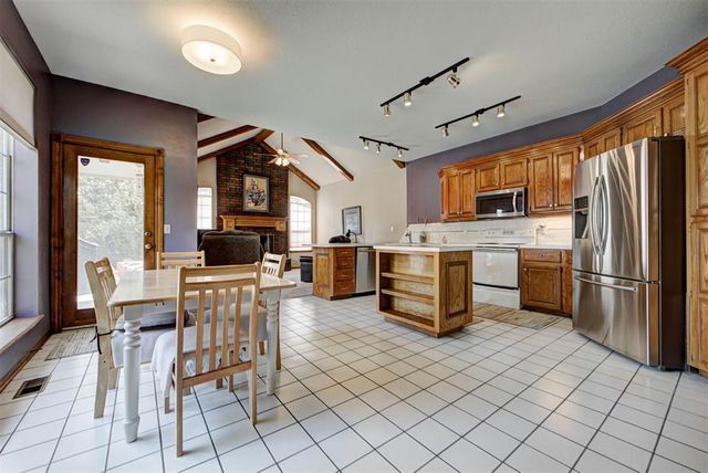 608 N Remington Way, Mustang, OK 73064