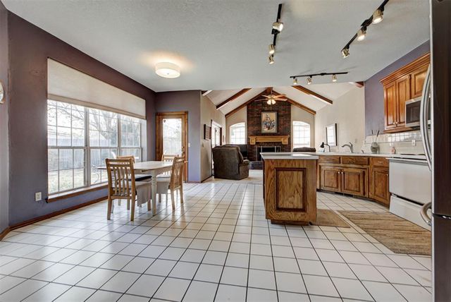 608 N Remington Way, Mustang, OK 73064