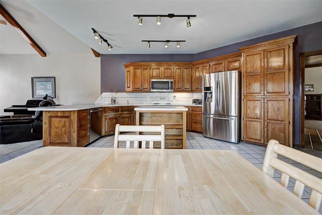 608 N Remington Way, Mustang, OK 73064