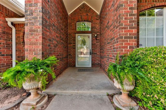 608 N Remington Way, Mustang, OK 73064