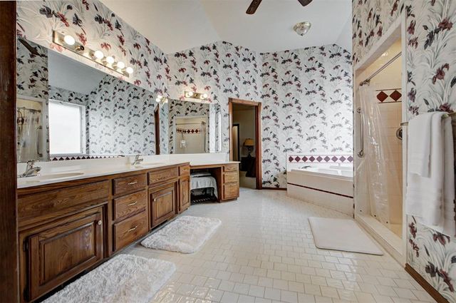 608 N Remington Way, Mustang, OK 73064