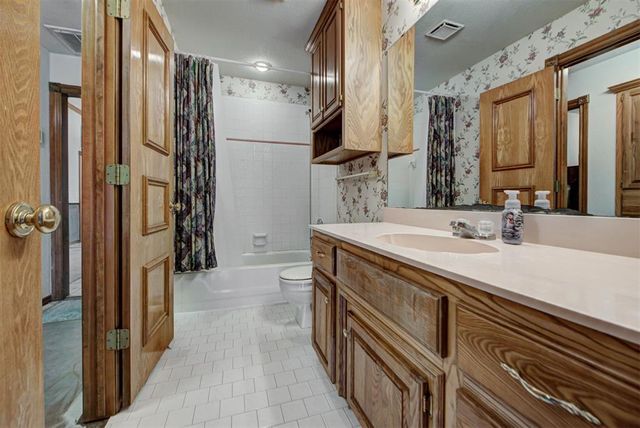 608 N Remington Way, Mustang, OK 73064