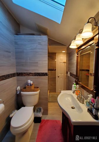 45 W Iselin Parkway W, Iselin, NJ 08830