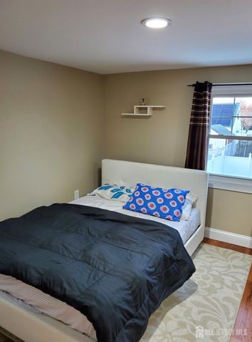 45 W Iselin Parkway W, Iselin, NJ 08830