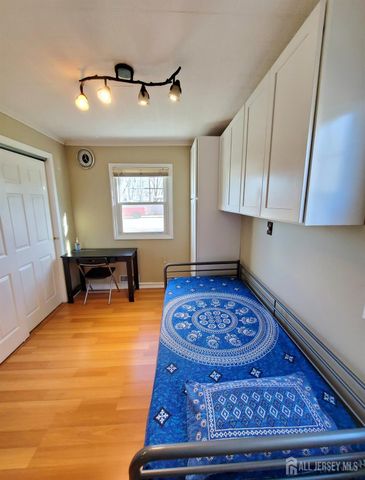 45 W Iselin Parkway W, Iselin, NJ 08830