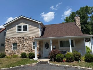 45 W Iselin Parkway W, Iselin, NJ 08830