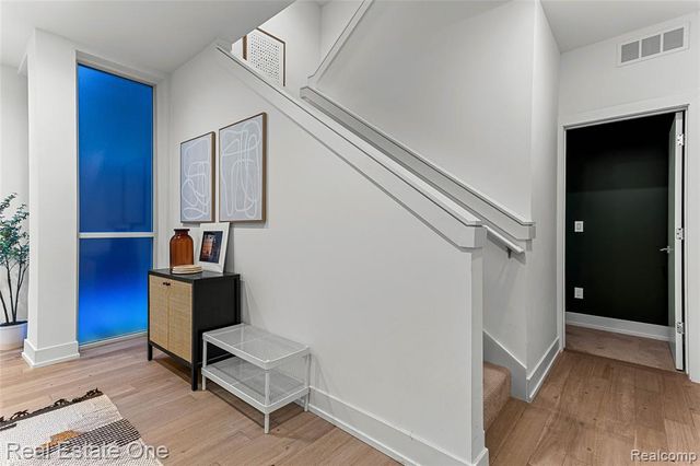 2837 Brush, Detroit, MI 48322