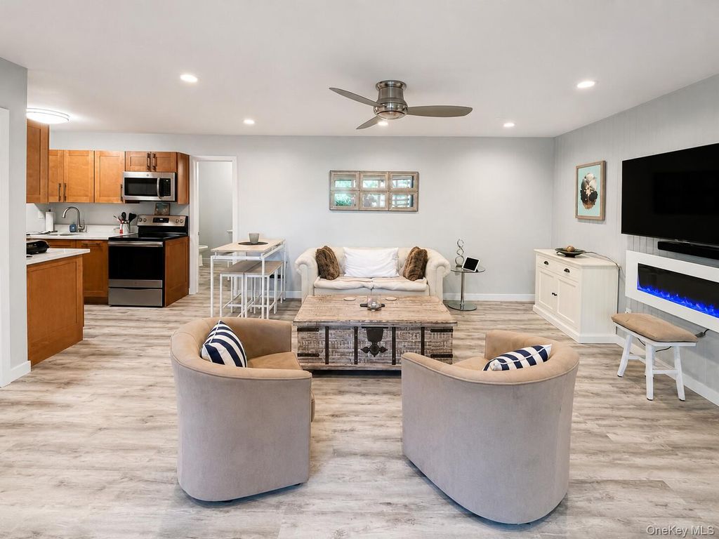 C-133 Harbor Walk 133, Fire Island Pines, NY 11782