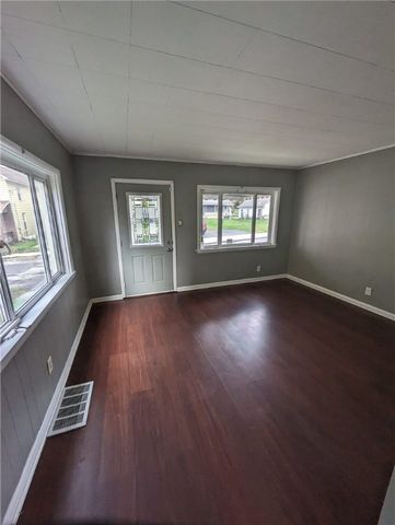 306 Friendship St, New Castle, PA 16101