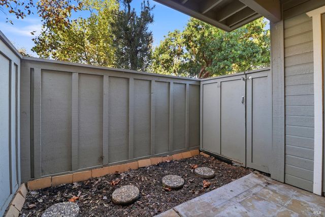 458 Bernice Ln, Sonoma, CA 95476