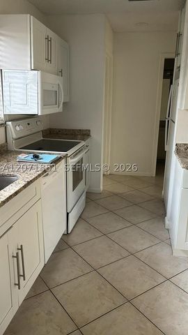 3 Finsbury Ln, Boynton Beach, FL 33426