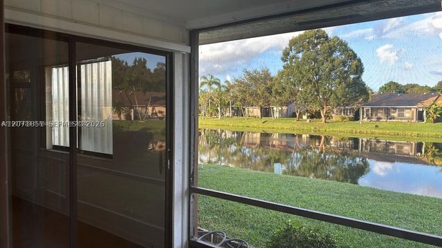 3 Finsbury Ln, Boynton Beach, FL 33426
