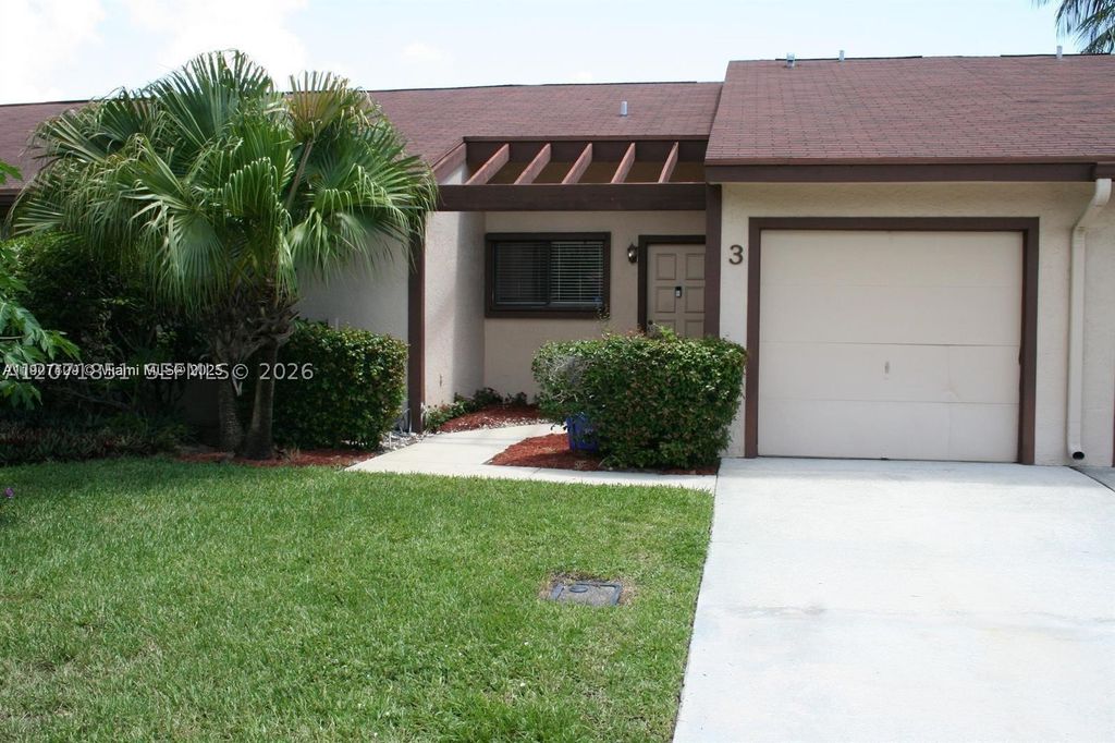 3 Finsbury Ln, Boynton Beach, FL 33426