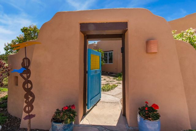 23 Monterey Road, Santa Fe, NM 87508