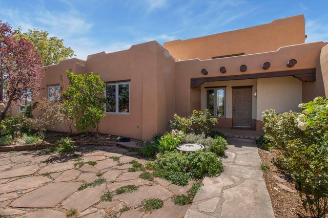 23 Monterey Road, Santa Fe, NM 87508