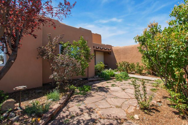 23 Monterey Road, Santa Fe, NM 87508