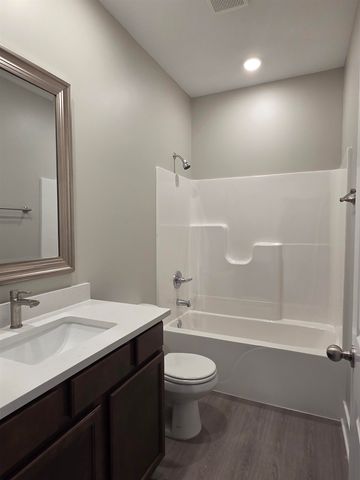 2449 S Wheatland Ct, Wichita, KS 67235