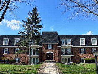 1900 King James Pky 202, Westlake, OH 44145