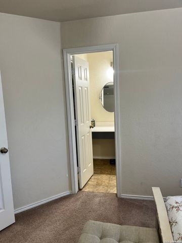 8019 Thicket Pass, San Antonio, TX 78254