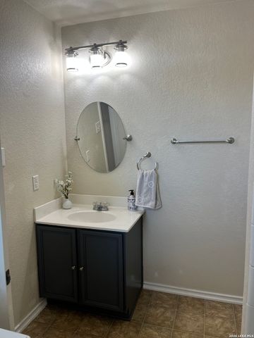 8019 Thicket Pass, San Antonio, TX 78254