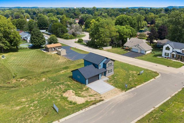 1801 SOUTHLAND LANE, New London, WI 54961