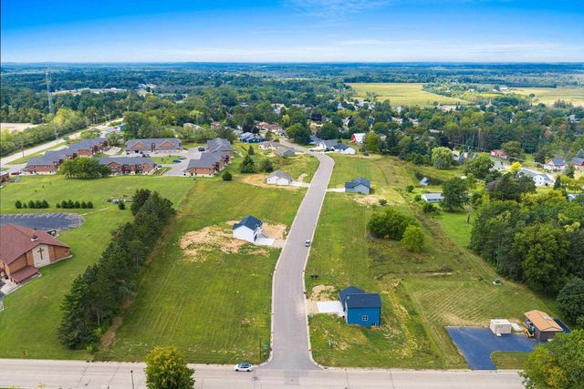 1801 SOUTHLAND LANE, New London, WI 54961