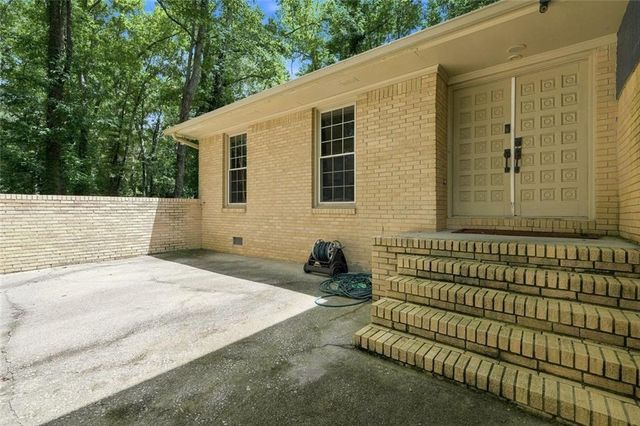 3806 Loganville Highway SW, Loganville, GA 30052