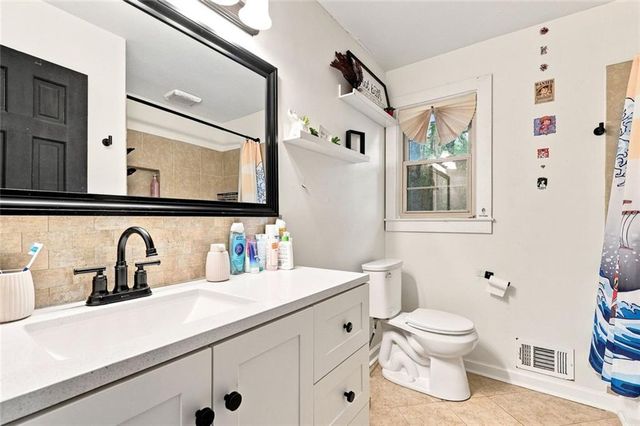 3806 Loganville Highway SW, Loganville, GA 30052