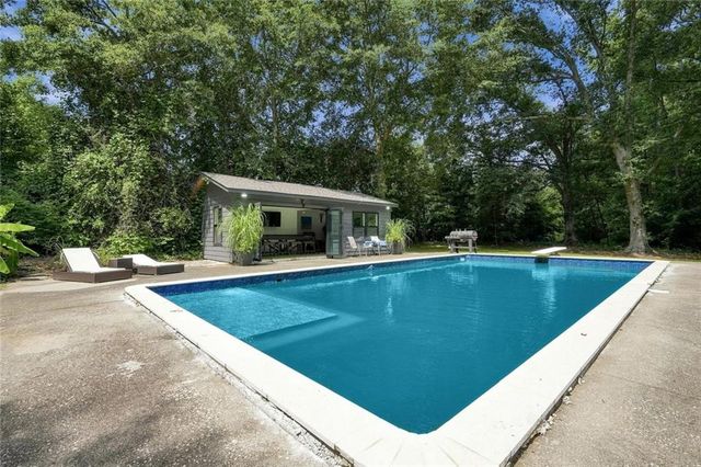 3806 Loganville Highway SW, Loganville, GA 30052