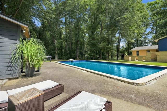 3806 Loganville Highway SW, Loganville, GA 30052
