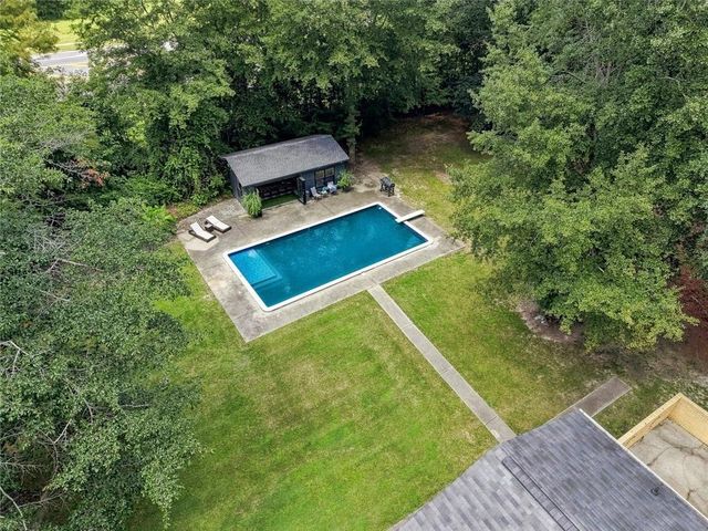 3806 Loganville Highway SW, Loganville, GA 30052