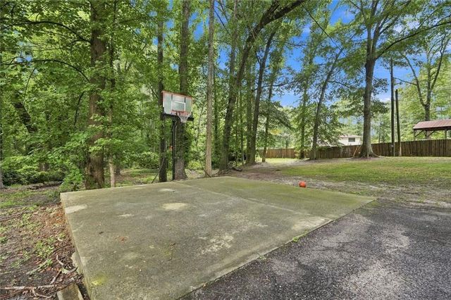 3806 Loganville Highway SW, Loganville, GA 30052