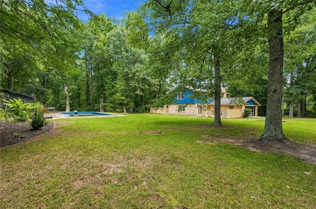 3806 Loganville Highway SW, Loganville, GA 30052
