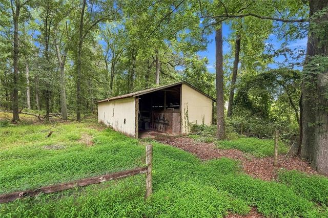 3806 Loganville Highway SW, Loganville, GA 30052