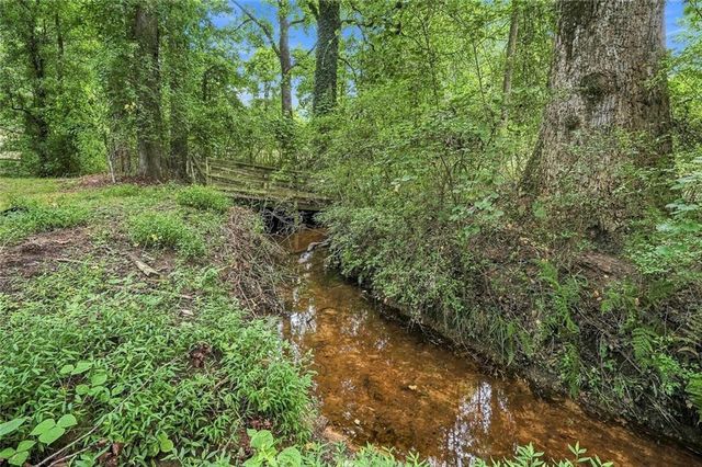3806 Loganville Highway SW, Loganville, GA 30052