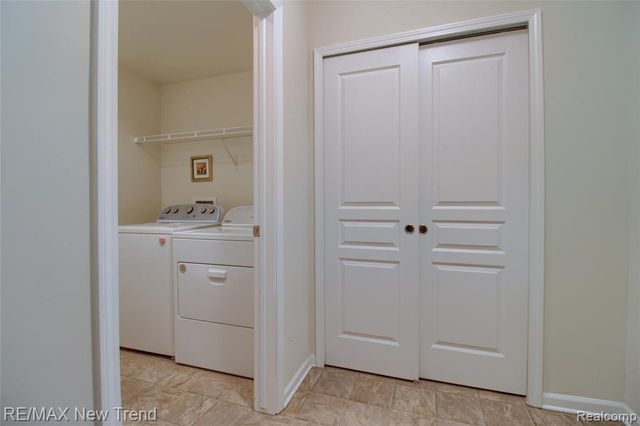 27876 Hopkins Drive, Novi, MI 48377