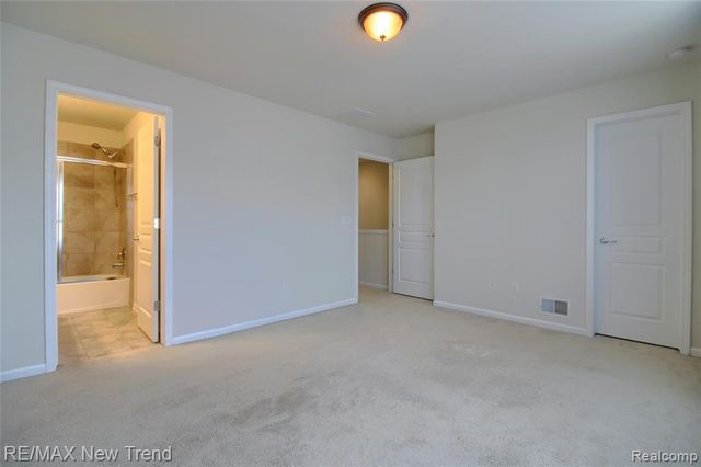 27876 Hopkins Drive, Novi, MI 48377