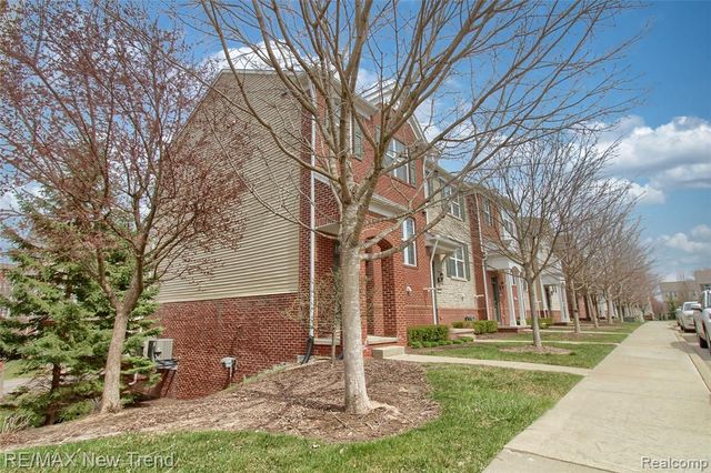 27876 Hopkins Drive, Novi, MI 48377