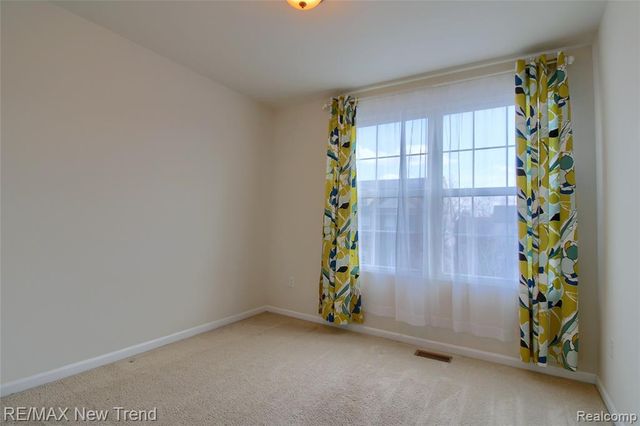 27876 Hopkins Drive, Novi, MI 48377