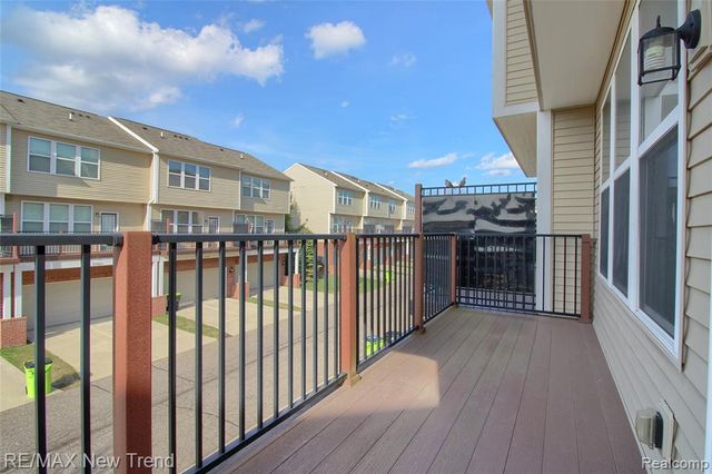 27876 Hopkins Drive, Novi, MI 48377