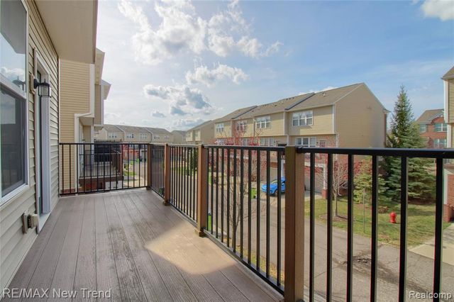 27876 Hopkins Drive, Novi, MI 48377